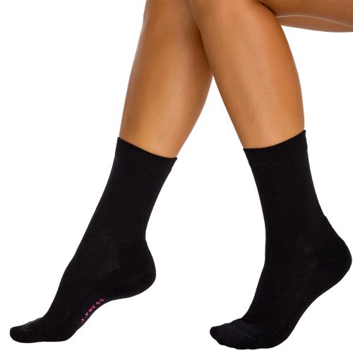 J. Press Women's Plush-Sole Mid-Calf Socks - Black